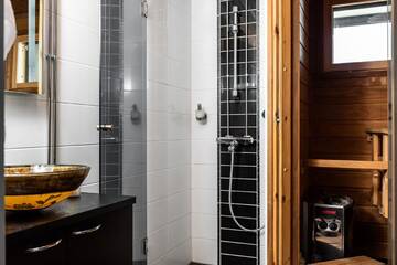 Фото номера Deluxe Double or Twin Room with Balcony and Sauna Отель Hotel Rantakalla г. Калайоки 5
